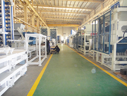 銀馬磚機公司總裝車間